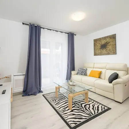 With Parking Space - 27682 Appartement *